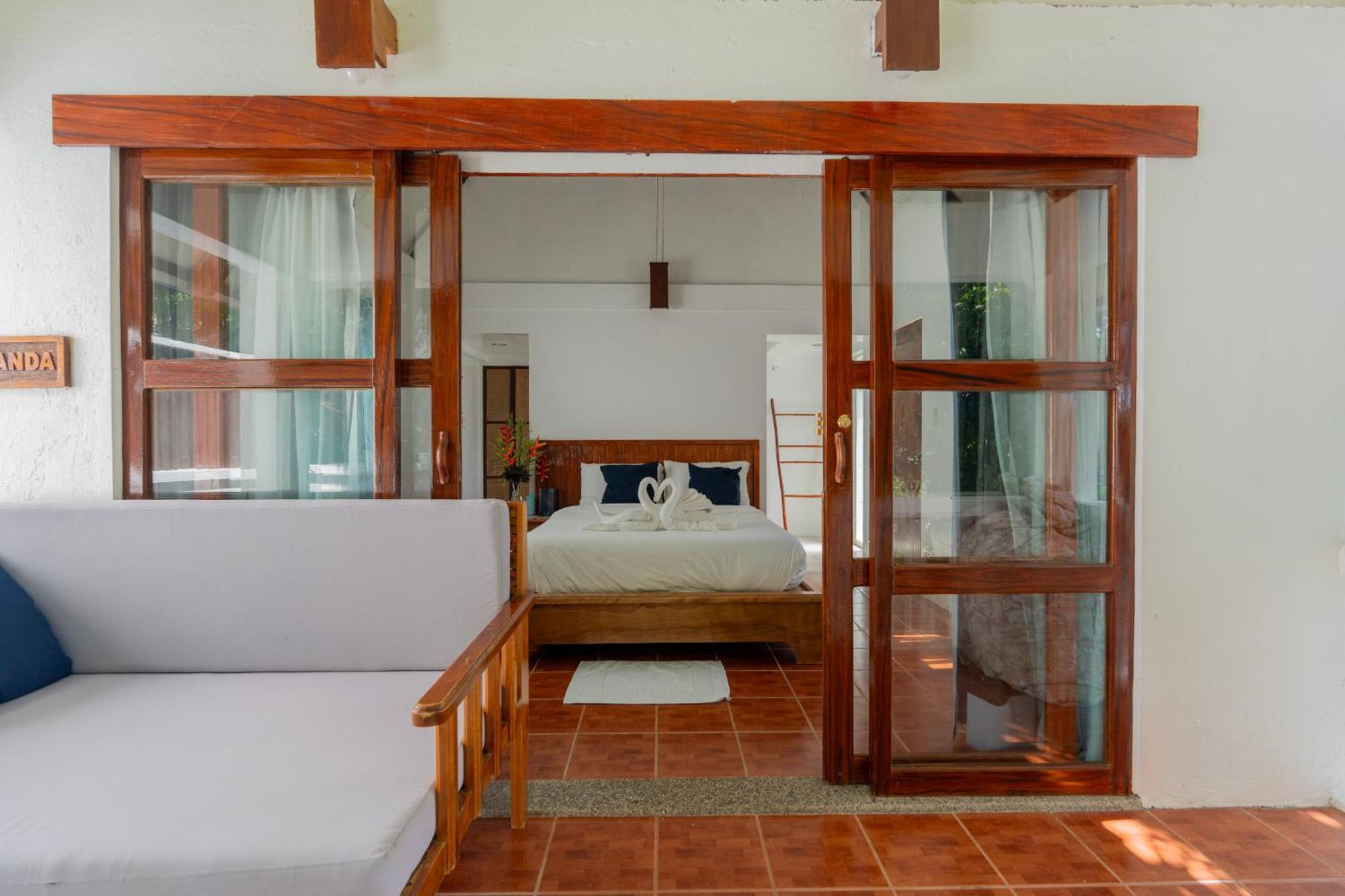 Casalay Boutique Villas & Dive Puerto Galera Buitenkant foto